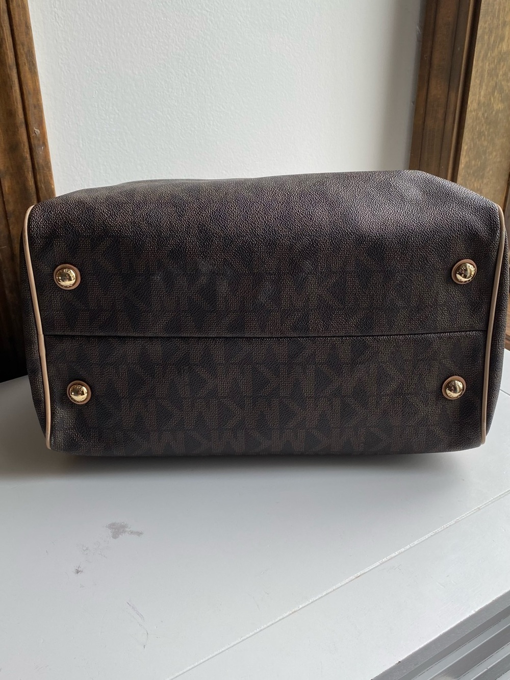 Michael Kors Grayson satchel bag in chocolate and cream leather - Picture 5 of 10